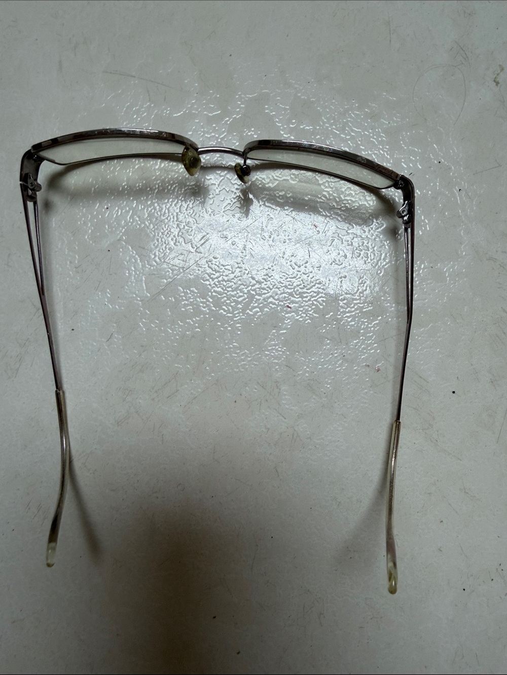 Versace 1117-b pre-owned Women's Rectangular Metal Frame Eyeglasses in Silver - Picture 6 of 6